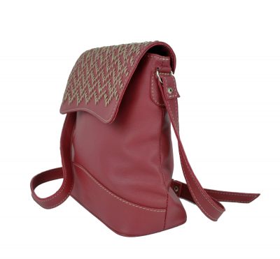 Ručne vyšívaná kožená kabelka v bordovej farbe (3)