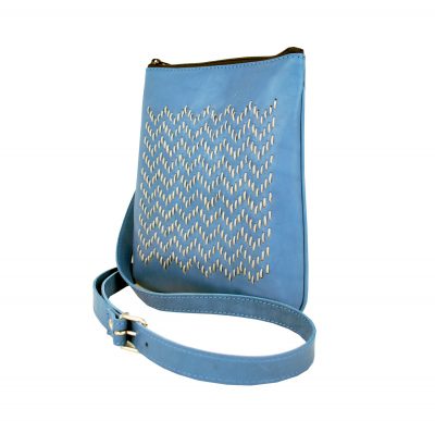 Ručne vyšívaná kabelka z pravej kože v modrej farbe (3)