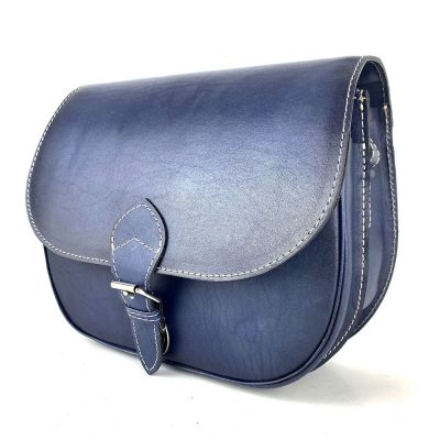 Tmavo modrá kožená kabelka, ručne tieňovaná, uzatváranie – zámok