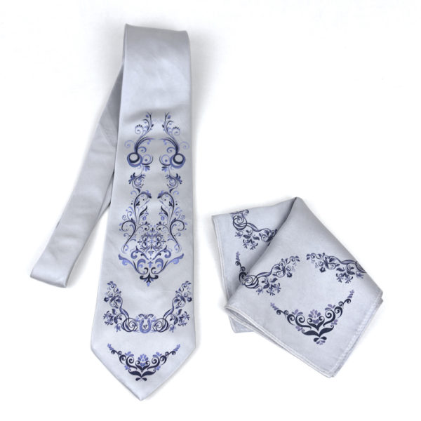 Hodvábna kravata + vreckovka vyrobená na Slovensku - Dark Ornament Silver