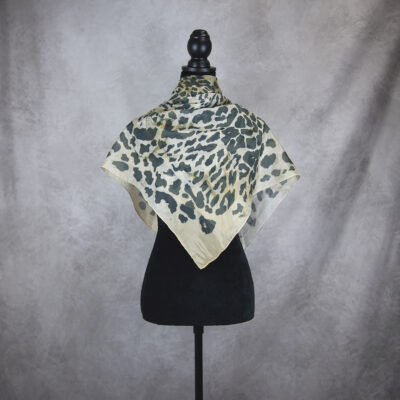 Ručne maľovaná hodvábna šatka HNEDÝ LEOPARD, 90 x 90cm, Vyrobené na Slovensku