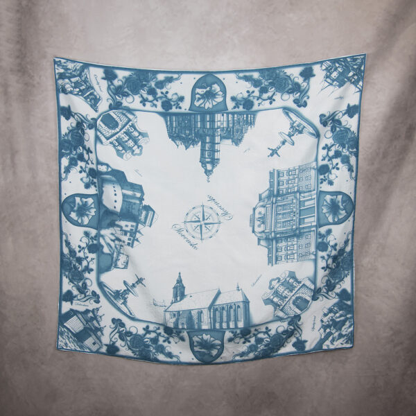 Hodvábna šatka SLOVENSKO TMAVO MODRÁ, 90 x 90cm, Made in SLOVAKIA - Image 2