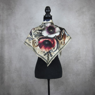 Hodvábna šatka LÚČNE KVETY - BÉŽOVÉ, 90 x 90cm, Vyrobené na Slovensku