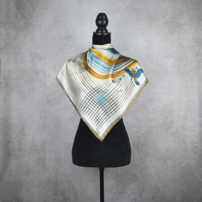 Hodvábna šatka SÝKORKA - KRÉMOVÁ, 90 x 90cm, Vyrobené na Slovensku