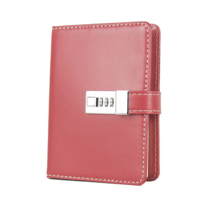 Kožený zápisník MIDDLE z prírodnej kože s číselným zámkom v červenej farbe