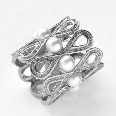 Brošňa na šatku a šál Infinity v striebornej farbe