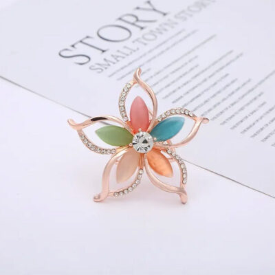 Luxusný trojprstenec v tvare farebnej kvetiny