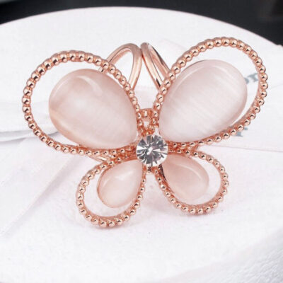 Ozdoba na šatku a šál v podobe ružovo zlatého motýľa