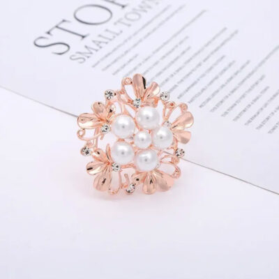 Ozdobný trojprstenec na šatku a šál v podobe kvetiny