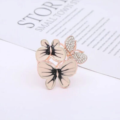 Trojprstenec pre šále a šatky s krémovými motýľmi