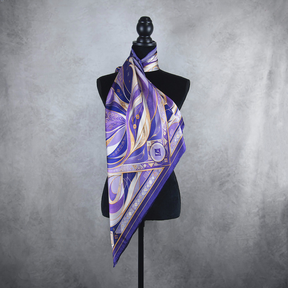 Hodvábna šatka LÍŠKA – PURPUROVÁ, 90 x 90cm, Vyrobené na Slovensku – Obrázok 3